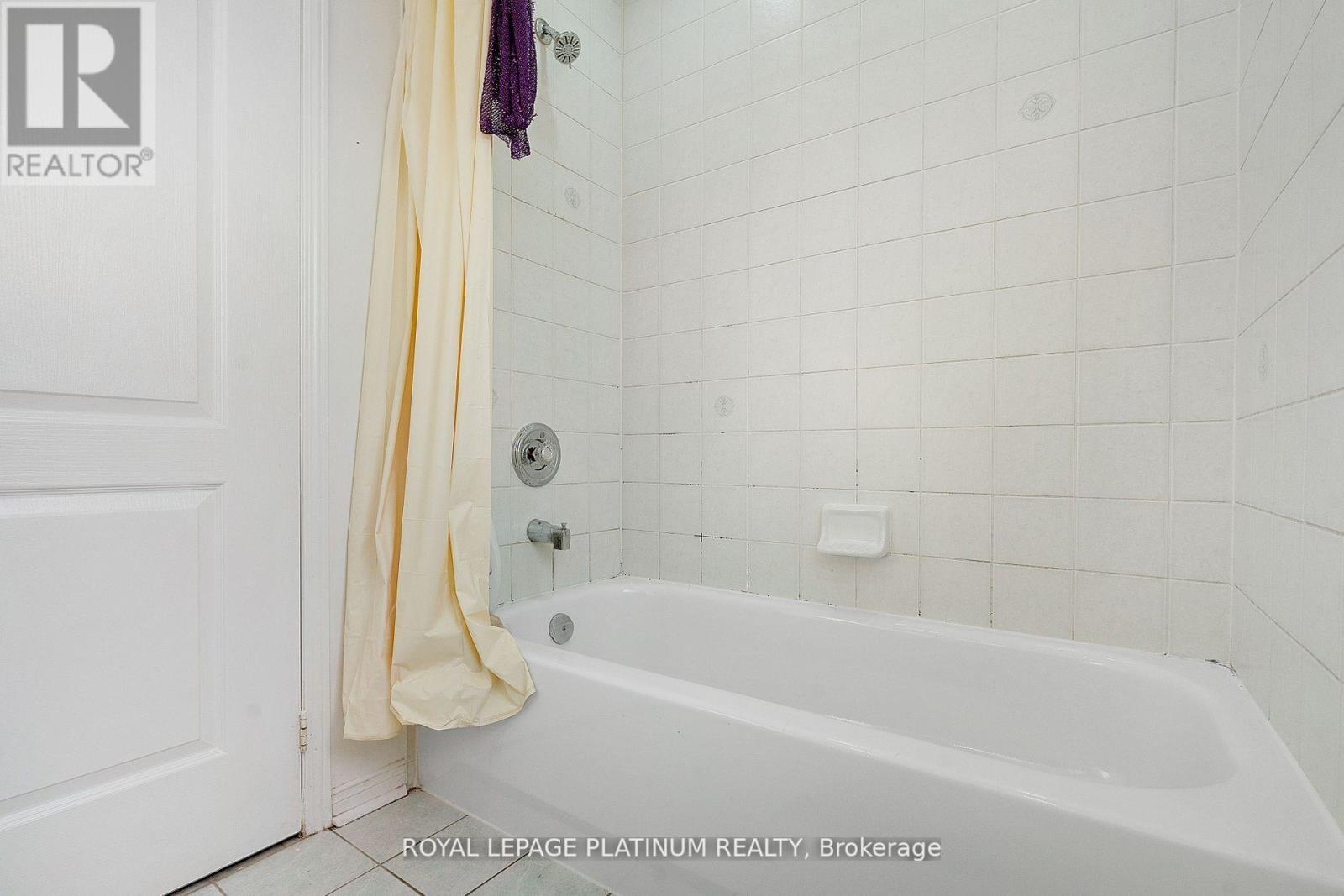 102 Bunchberry Way, Brampton (Sandringham-Wellington), Ontario  L6R 2E8 - Photo 24 - W12361463