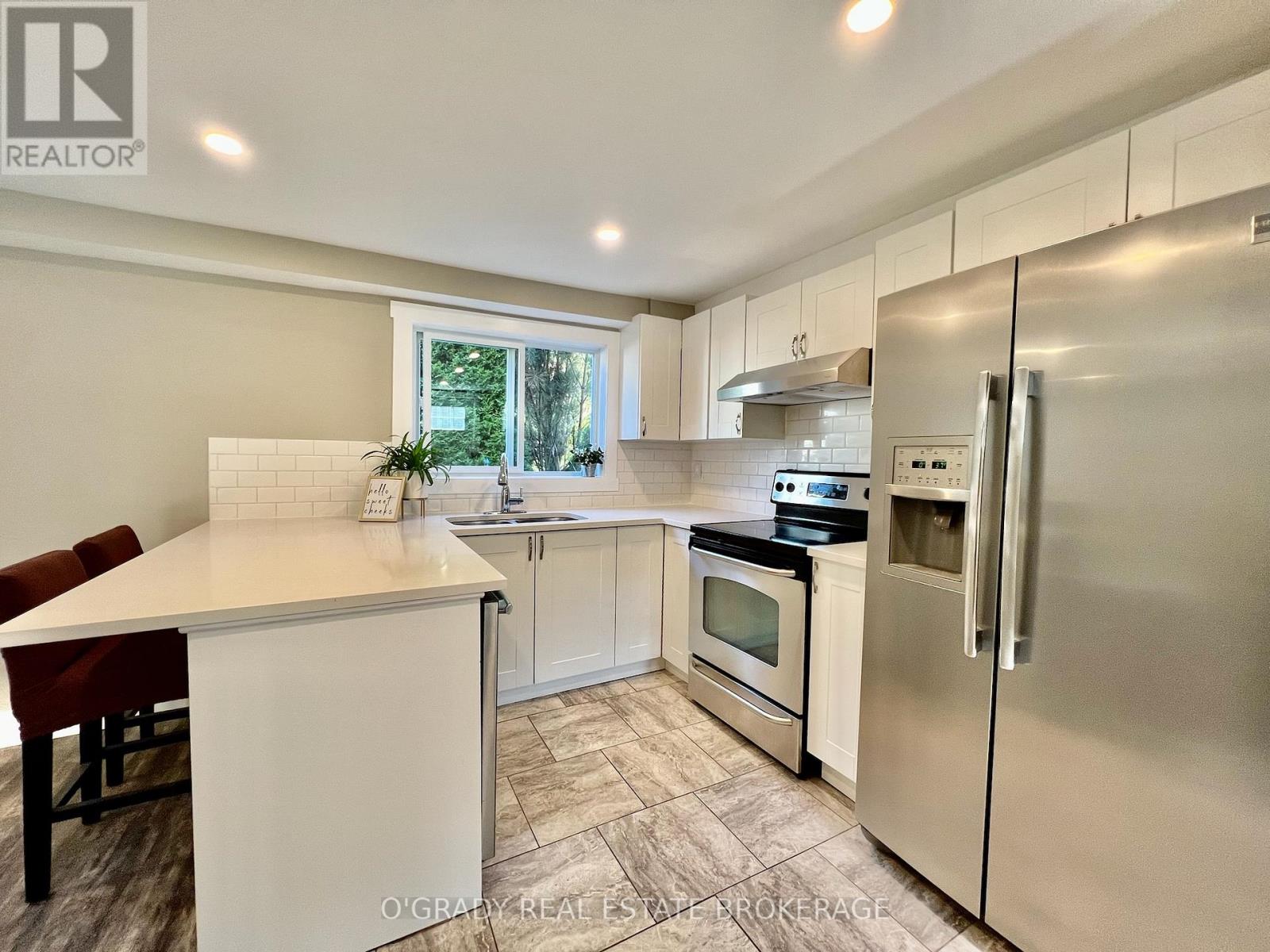8 Edward Lane, Brockville, Ontario  K6V 5K5 - Photo 6 - X12361489
