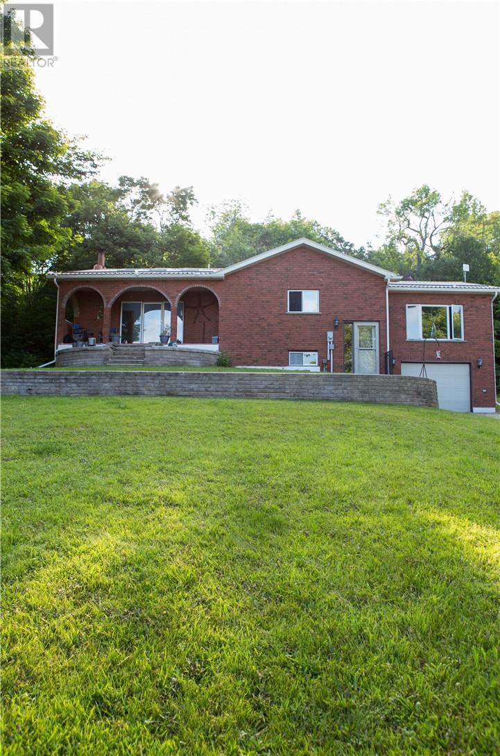 157 Emery Road, Ice Lake, Ontario  P0P 1H0 - Photo 5 - 2123806