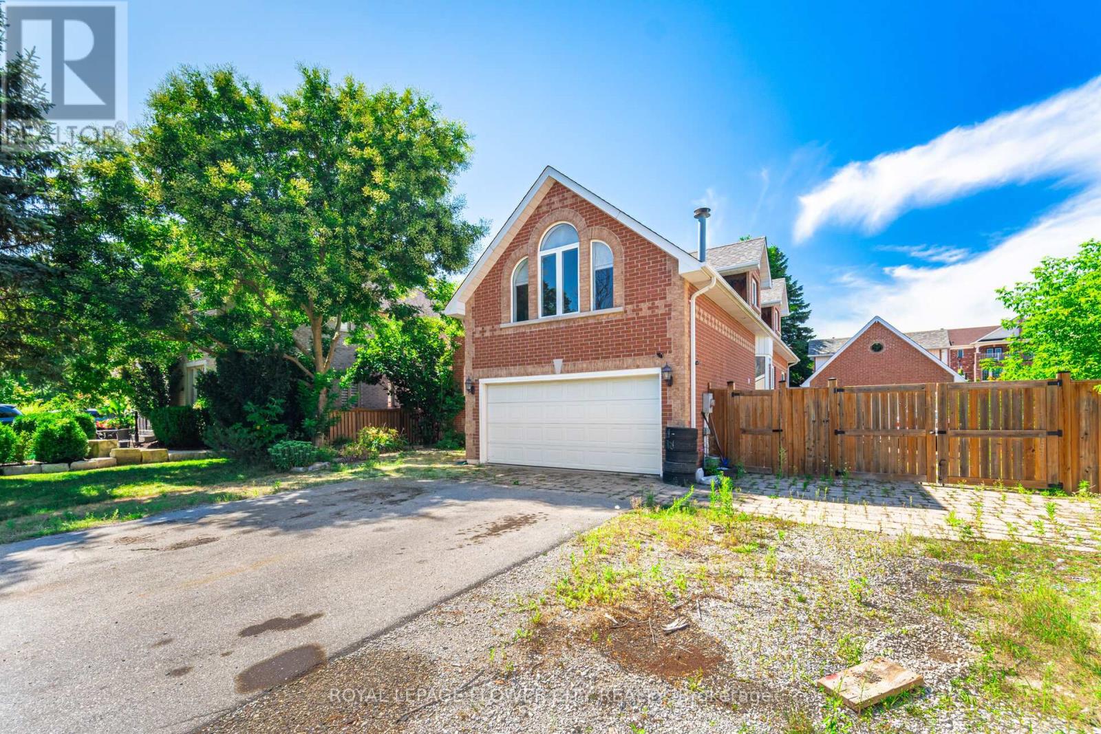 Property at 14 ANTRIM COURT E image 3
