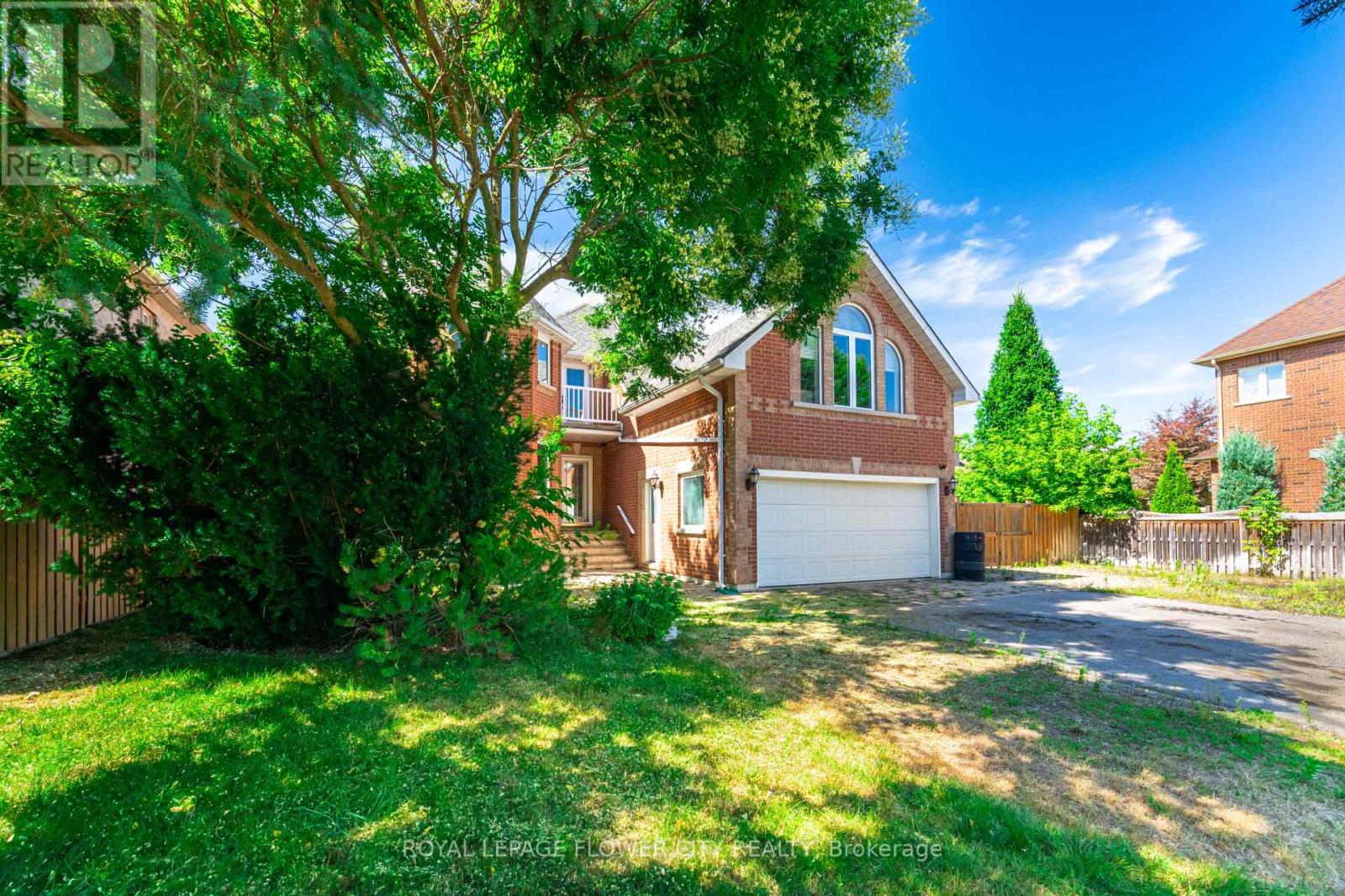 Property at 14 ANTRIM COURT E image 4