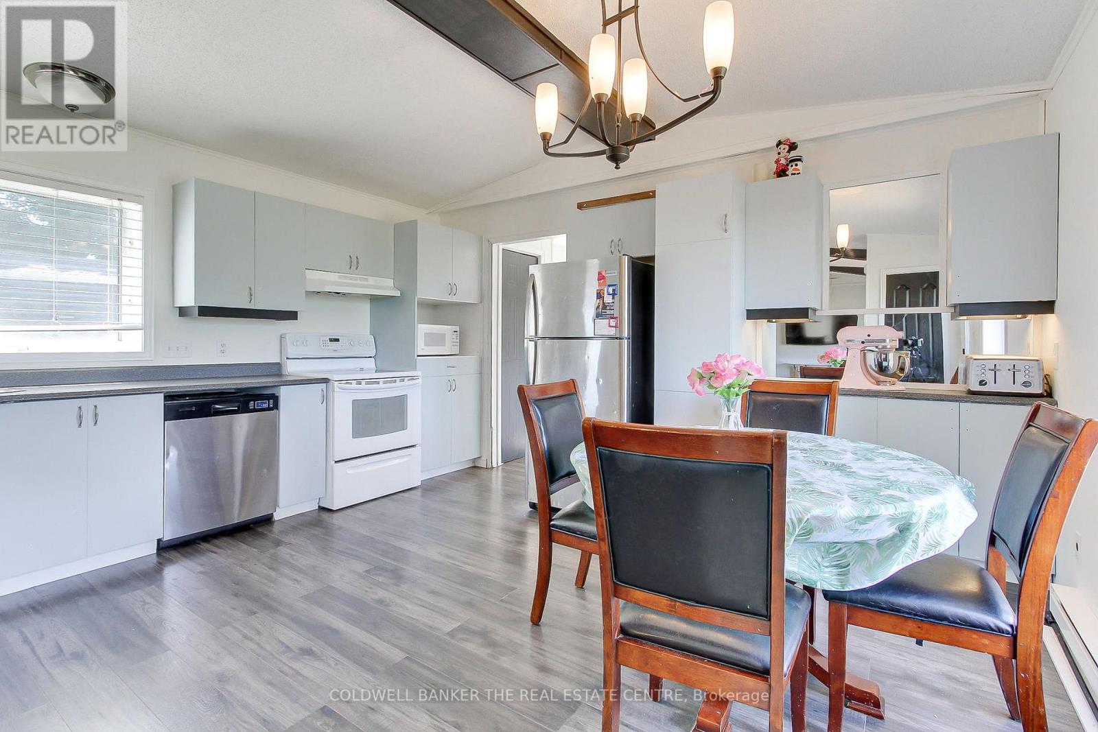 35 Sunrise Circle, Bradford West Gwillimbury, Ontario  L3Z 3W9 - Photo 11 - N12361490