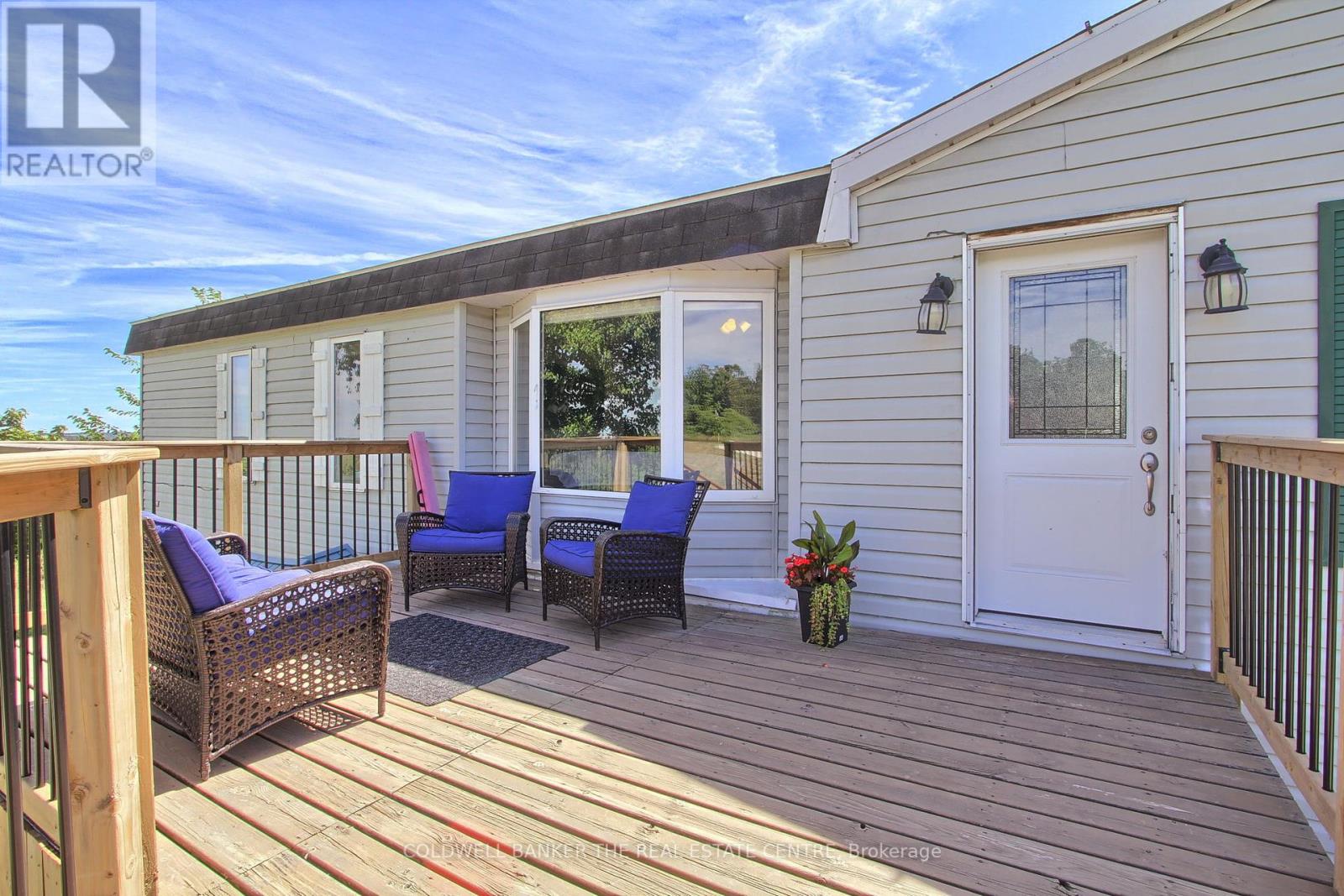 35 Sunrise Circle, Bradford West Gwillimbury, Ontario  L3Z 3W9 - Photo 4 - N12361490