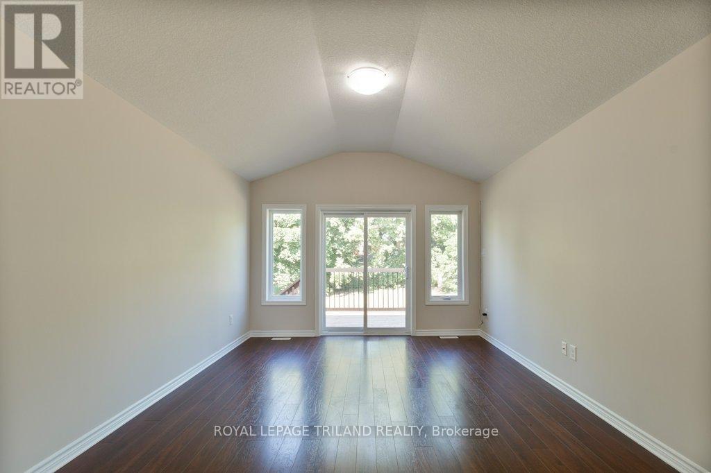 1299 Michael Circle W, London East (East D), Ontario  N5V 2G9 - Photo 10 - X12361505