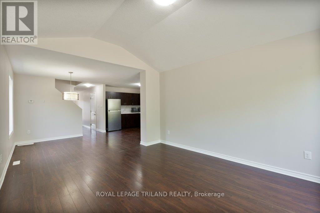 1299 Michael Circle W, London East (East D), Ontario  N5V 2G9 - Photo 11 - X12361505