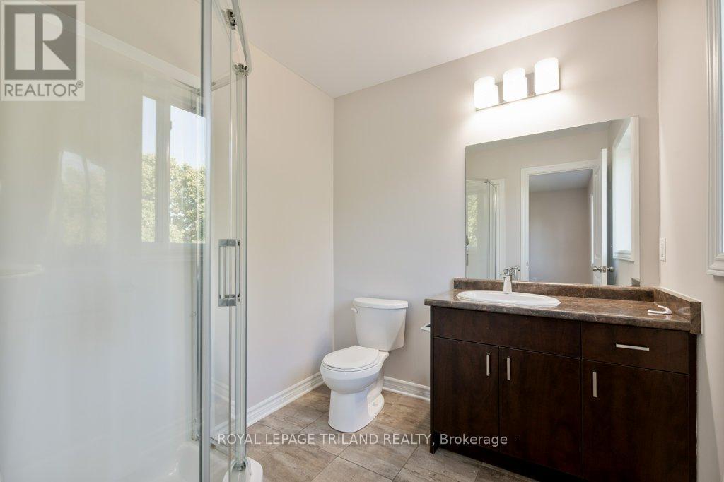 1299 Michael Circle W, London East (East D), Ontario  N5V 2G9 - Photo 14 - X12361505