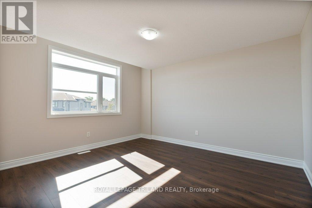 1299 Michael Circle W, London East (East D), Ontario  N5V 2G9 - Photo 15 - X12361505