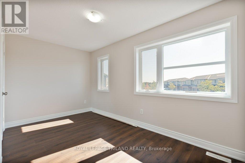 1299 Michael Circle W, London East (East D), Ontario  N5V 2G9 - Photo 16 - X12361505