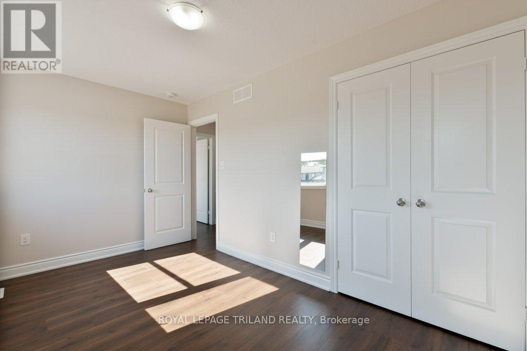 1299 Michael Circle W, London East (East D), Ontario  N5V 2G9 - Photo 17 - X12361505