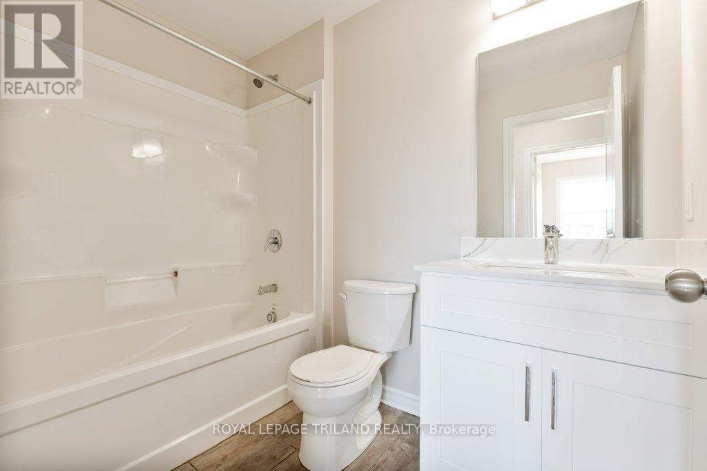 1299 Michael Circle W, London East (East D), Ontario  N5V 2G9 - Photo 18 - X12361505