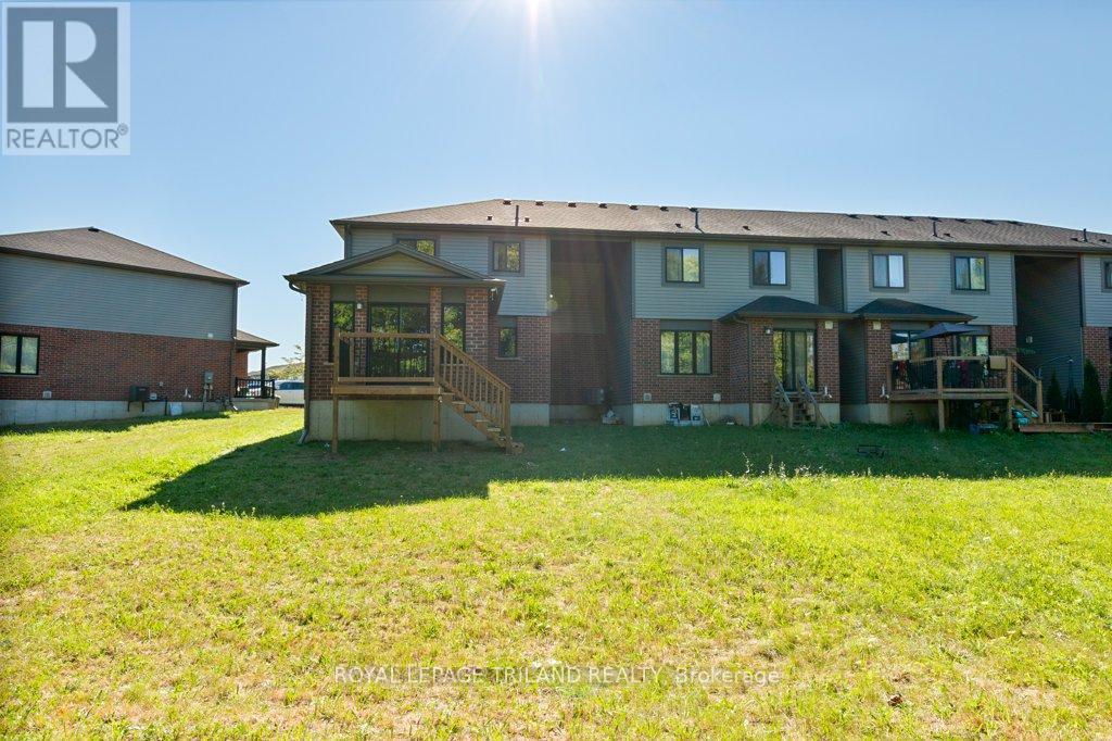 1299 Michael Circle W, London East (East D), Ontario  N5V 2G9 - Photo 25 - X12361505
