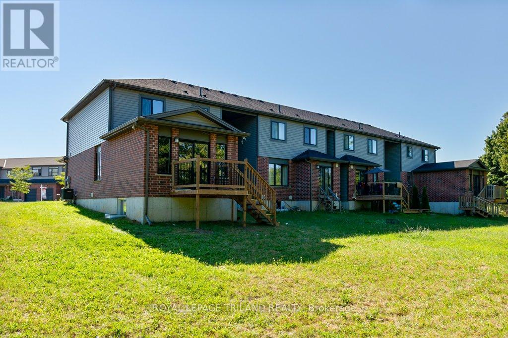 1299 Michael Circle W, London East (East D), Ontario  N5V 2G9 - Photo 26 - X12361505