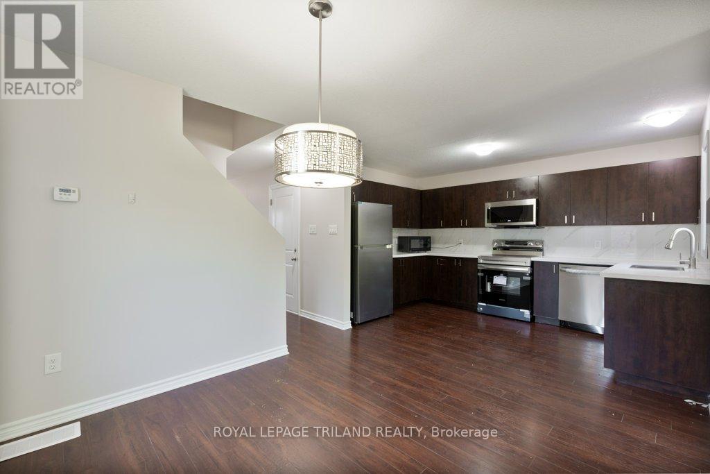 1299 Michael Circle W, London East (East D), Ontario  N5V 2G9 - Photo 6 - X12361505