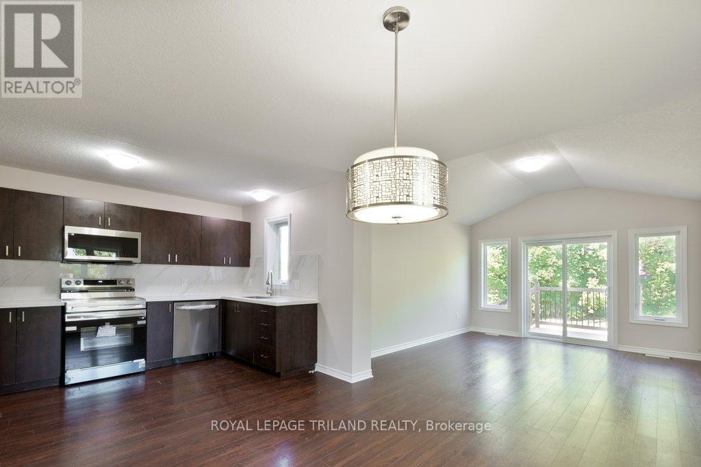 1299 Michael Circle W, London East (East D), Ontario  N5V 2G9 - Photo 8 - X12361505