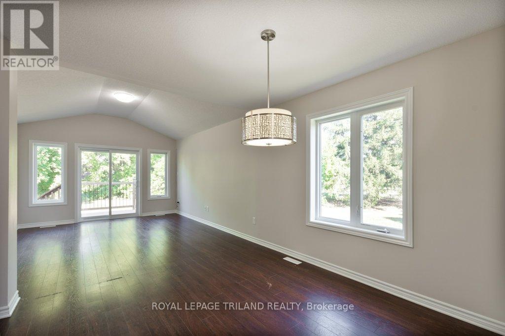 1299 Michael Circle W, London East (East D), Ontario  N5V 2G9 - Photo 9 - X12361505