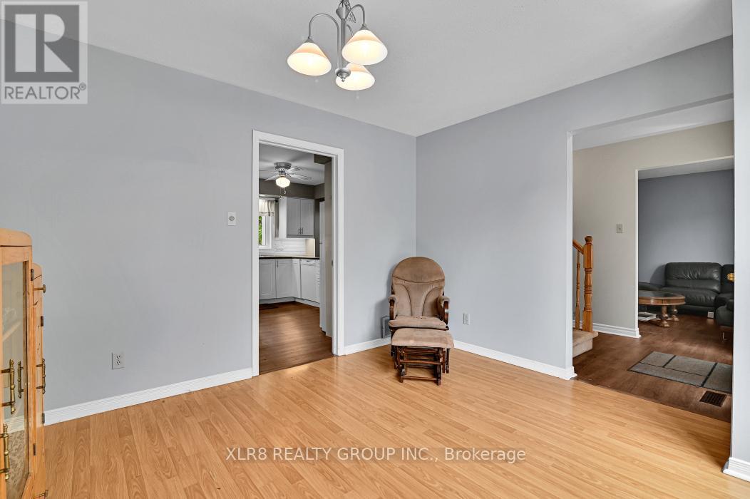 12 John Sidney Crescent, Ottawa, Ontario  K2S 1J7 - Photo 11 - X12361500