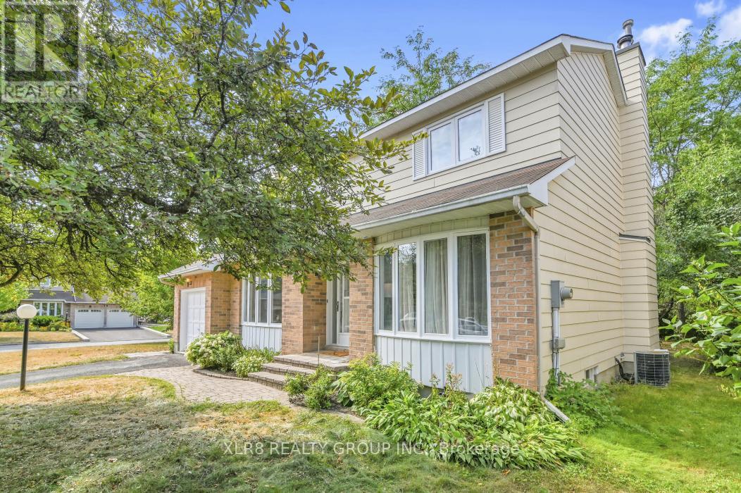 Property at 12 JOHN SIDNEY CRESCENT image 3