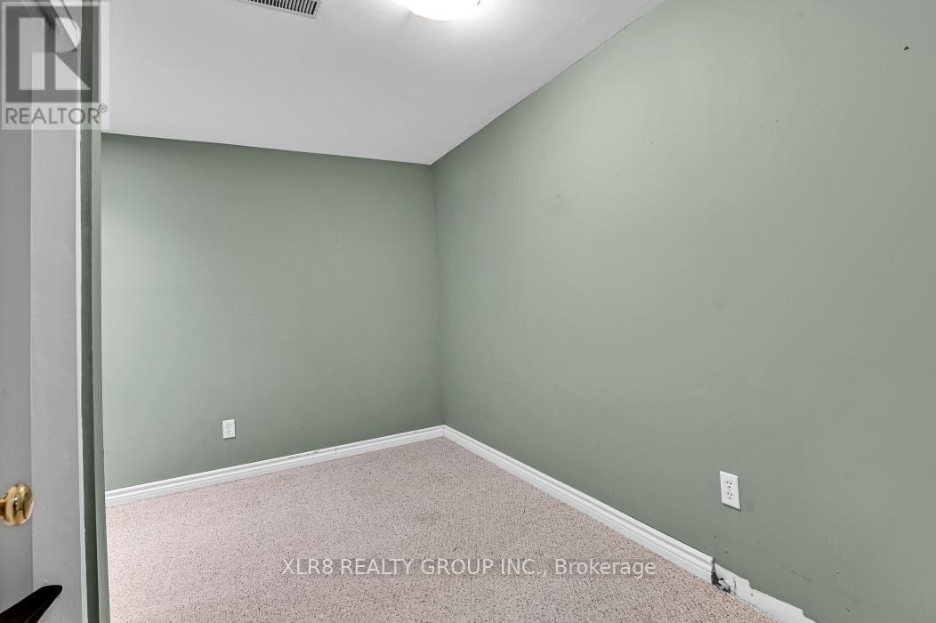 12 John Sidney Crescent, Ottawa, Ontario  K2S 1J7 - Photo 33 - X12361500