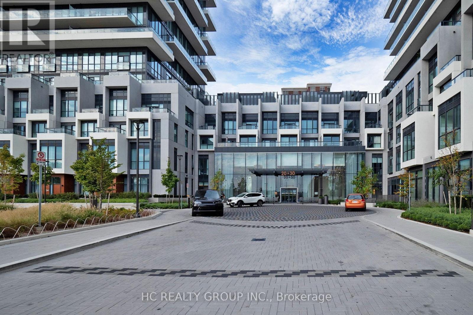 Property at 222 - 30 INN ON THE PARK DRIVE image 3