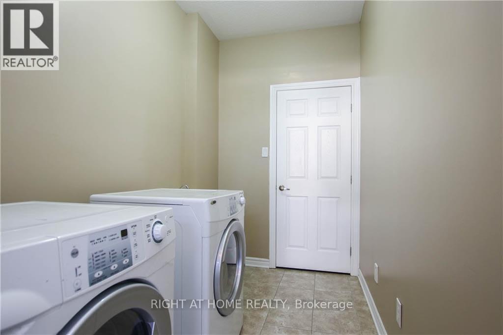 2116 Madrid Avenue, Ottawa, Ontario  K2J 0K6 - Photo 13 - X12361528