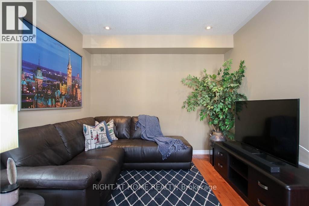 2116 Madrid Avenue, Ottawa, Ontario  K2J 0K6 - Photo 4 - X12361528