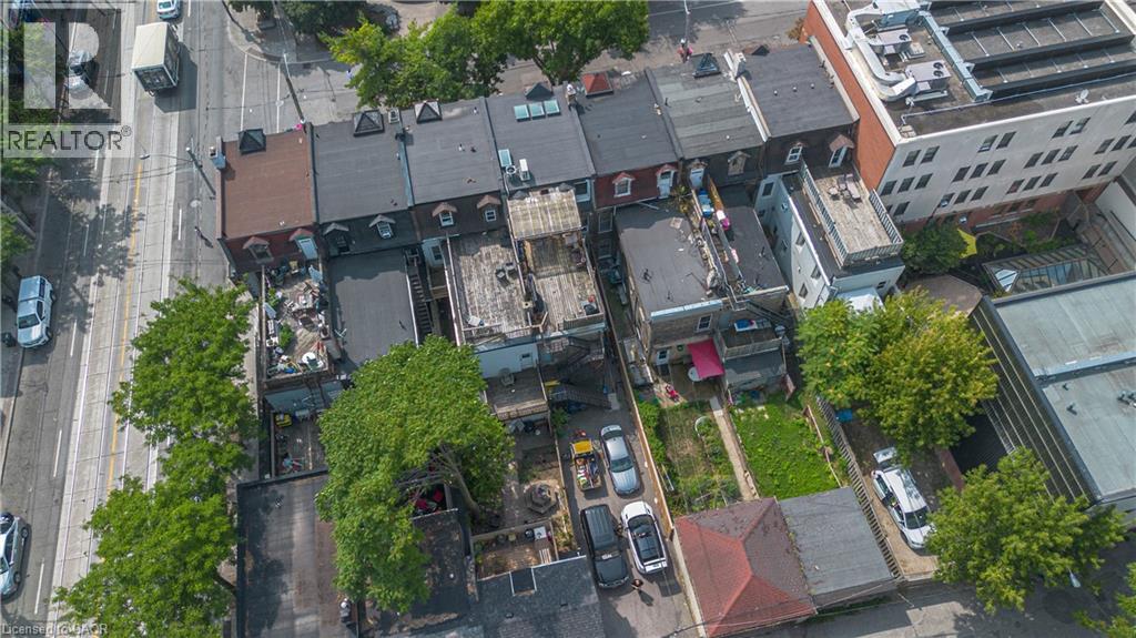 Property at 290 GERRARD Street E image 4