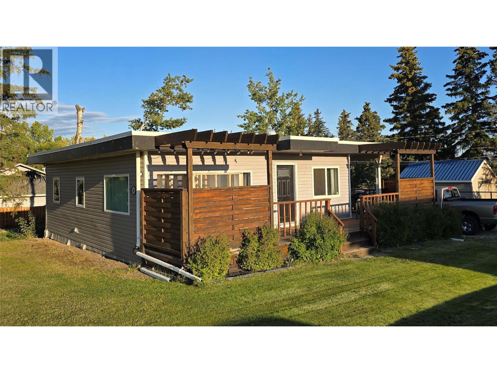 345 99 Avenue, Dawson Creek, British Columbia