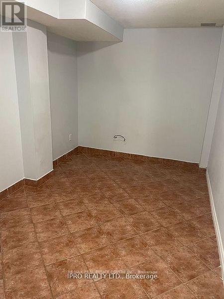 Bsmt - 824 Preston Manor Drive, Mississauga, Ontario  L5V 2L5 - Photo 3 - W12361518
