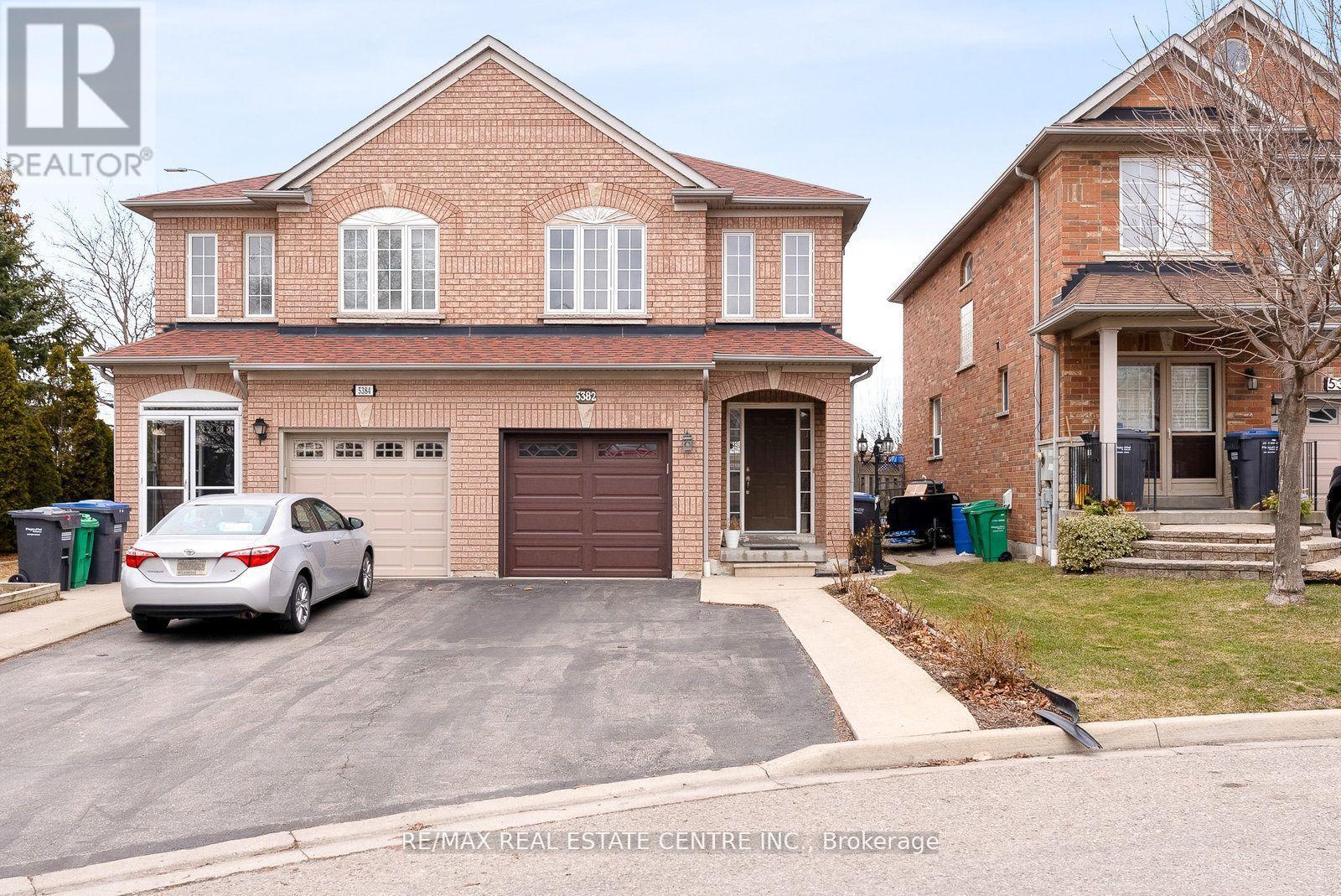 Upper - 5382 Longhouse Crescent, Mississauga, Ontario  L5R 4A5 - Photo 1 - W12361534