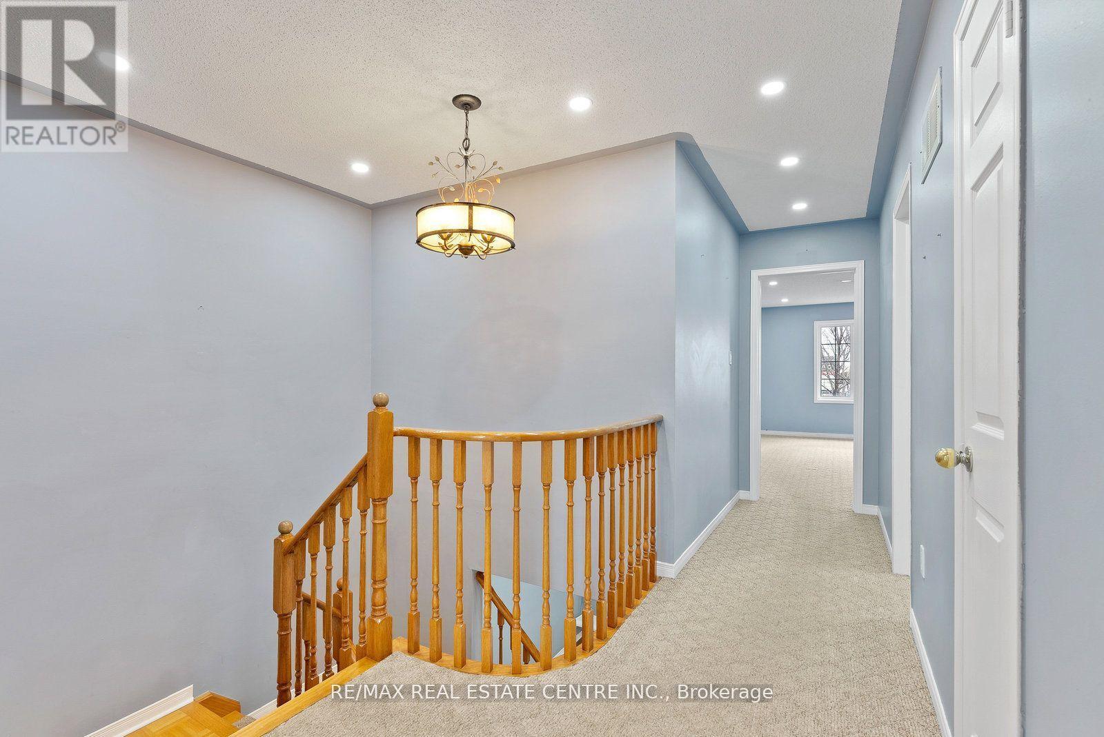 Upper - 5382 Longhouse Crescent, Mississauga, Ontario  L5R 4A5 - Photo 20 - W12361534