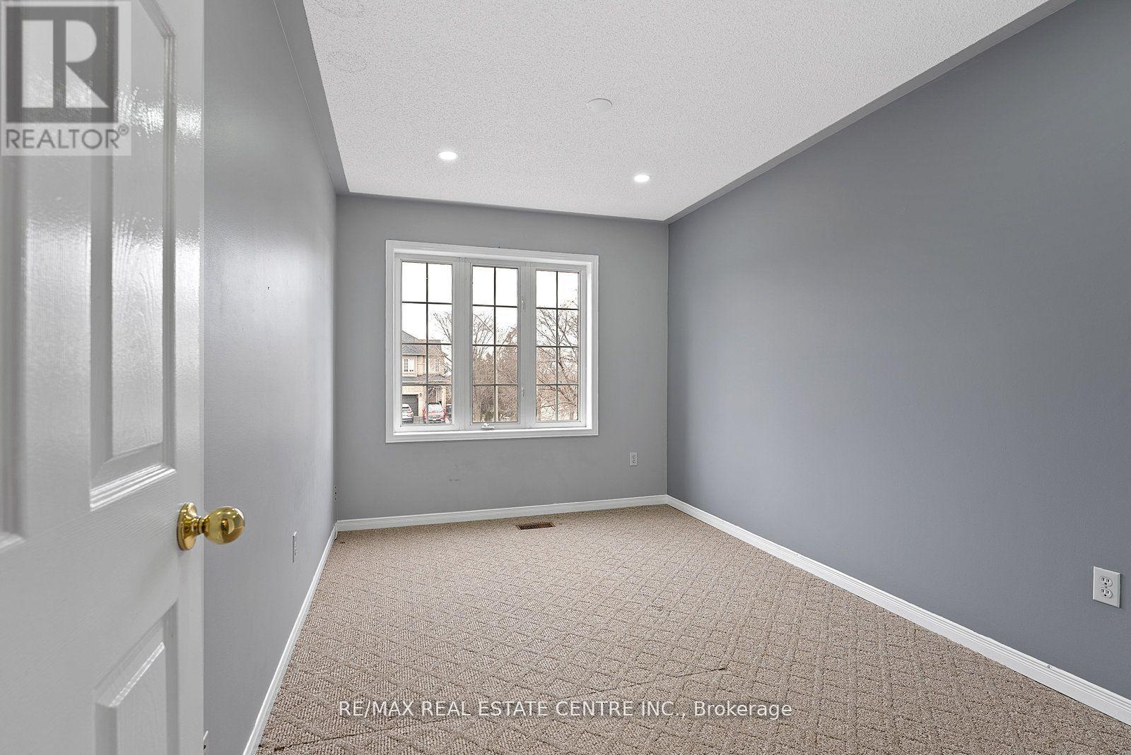 Upper - 5382 Longhouse Crescent, Mississauga, Ontario  L5R 4A5 - Photo 30 - W12361534