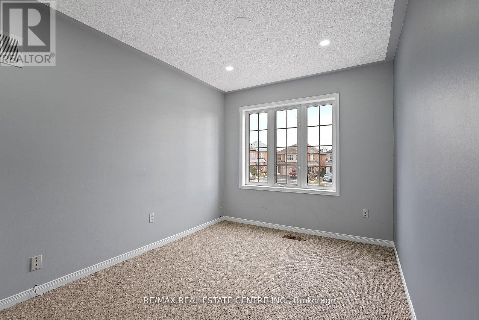 Upper - 5382 Longhouse Crescent, Mississauga, Ontario  L5R 4A5 - Photo 31 - W12361534