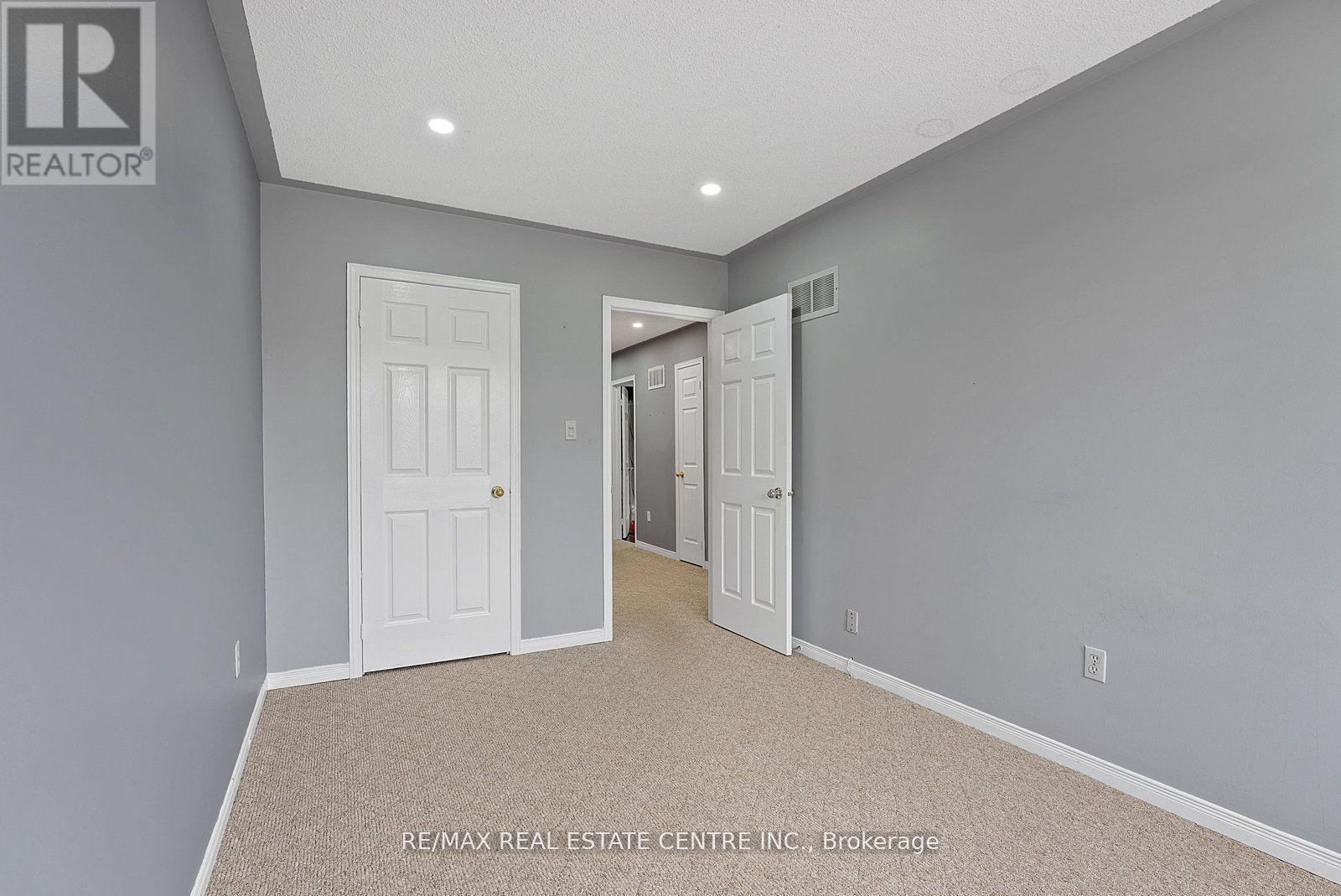 Upper - 5382 Longhouse Crescent, Mississauga, Ontario  L5R 4A5 - Photo 32 - W12361534