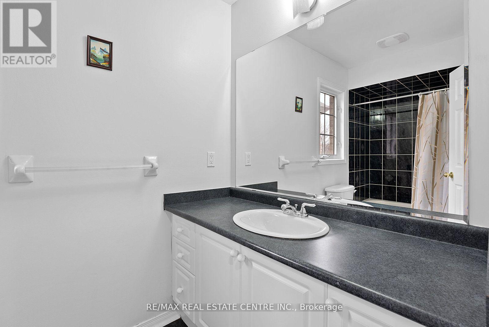Upper - 5382 Longhouse Crescent, Mississauga, Ontario  L5R 4A5 - Photo 39 - W12361534