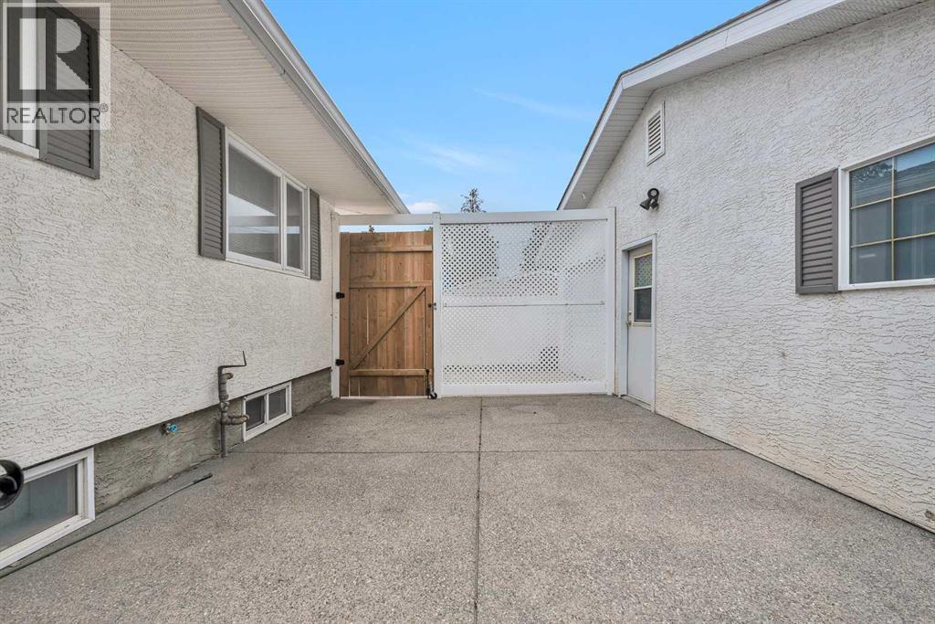 2219 Halifax Crescent Nw, Calgary, Alberta  T2M 4E1 - Photo 31 - A2233489