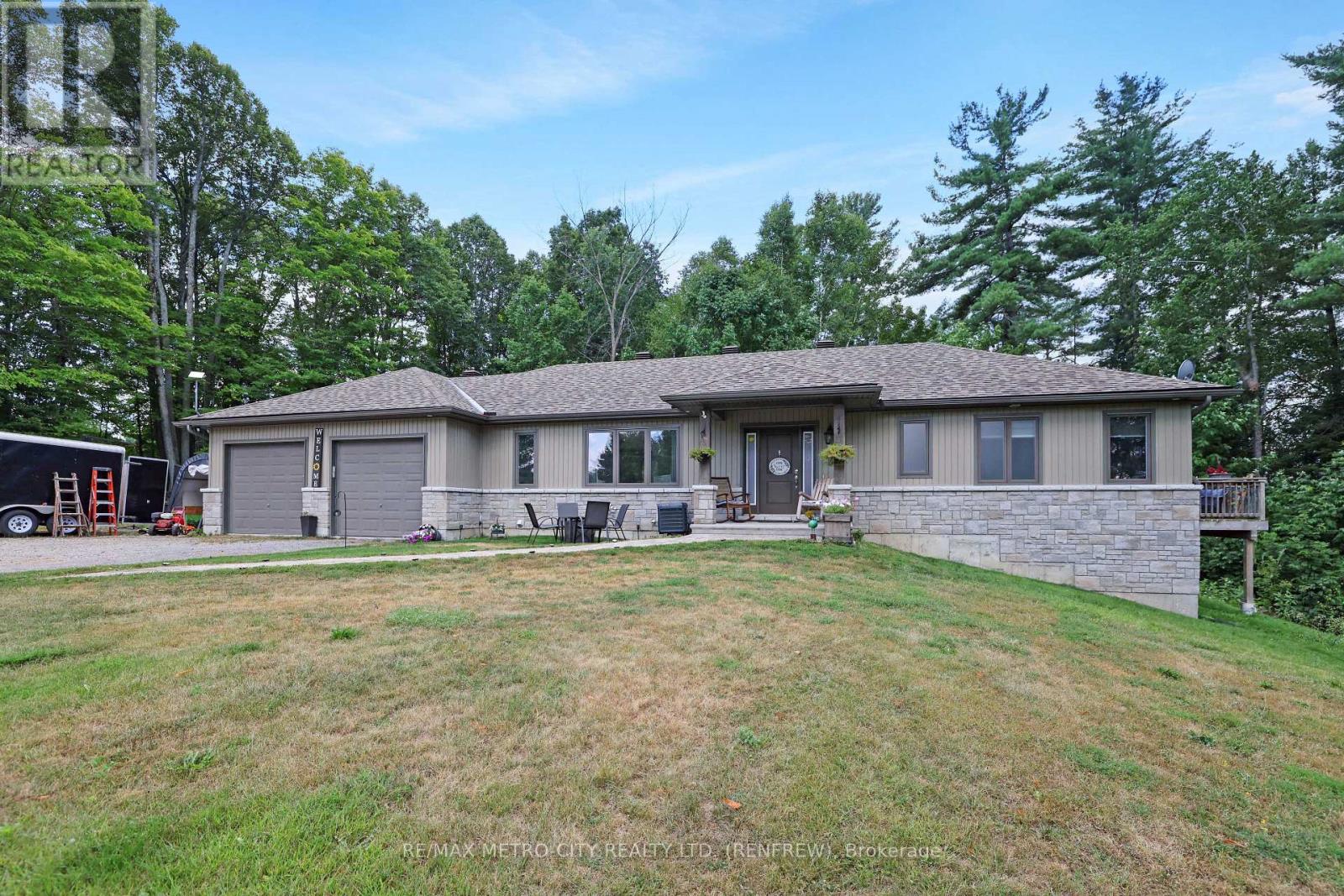 2457 BURNSTOWN ROAD, McNab/Braeside, Ontario
