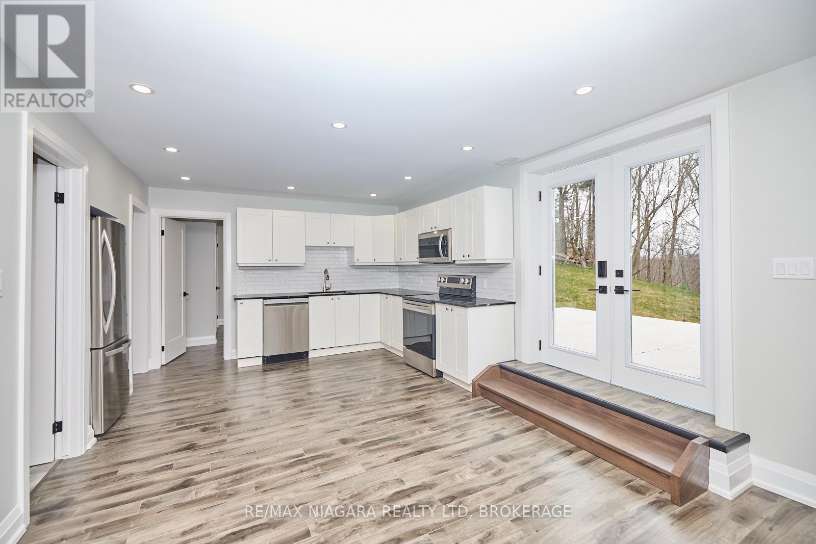 3873 Glenview Drive, Lincoln (Lincoln-Jordan/vineland), Ontario  L0R 2C0 - Photo 31 - X12361542