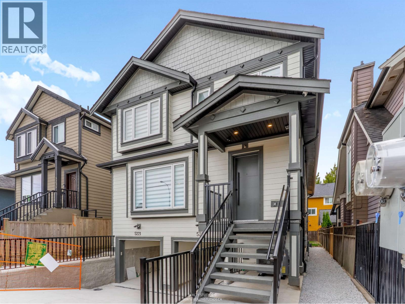 1 5221 CLARENDON STREET, Vancouver, British Columbia
