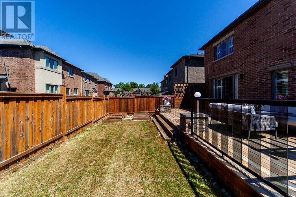 70 Prairie Creek Crescent, Brampton (Bram West), Ontario  L6Y 6C9 - Photo 46 - W12361543