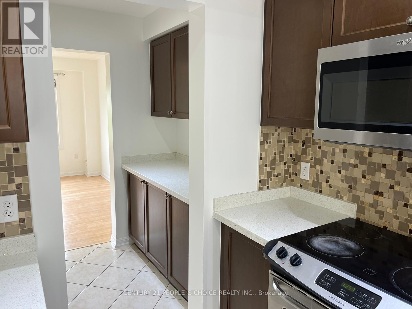 15 Lanternlight Lane, Brampton, Ontario  L7A 0S5 - Photo 10 - W12361548