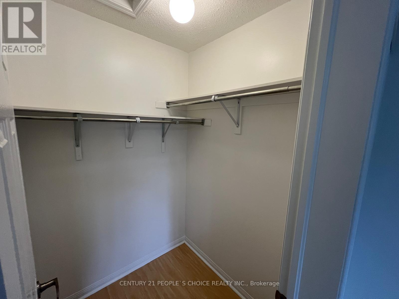 15 Lanternlight Lane, Brampton, Ontario  L7A 0S5 - Photo 17 - W12361548