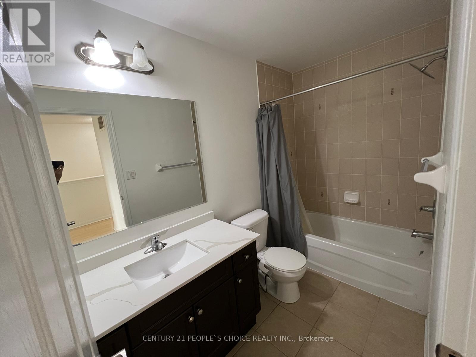 15 Lanternlight Lane, Brampton, Ontario  L7A 0S5 - Photo 21 - W12361548