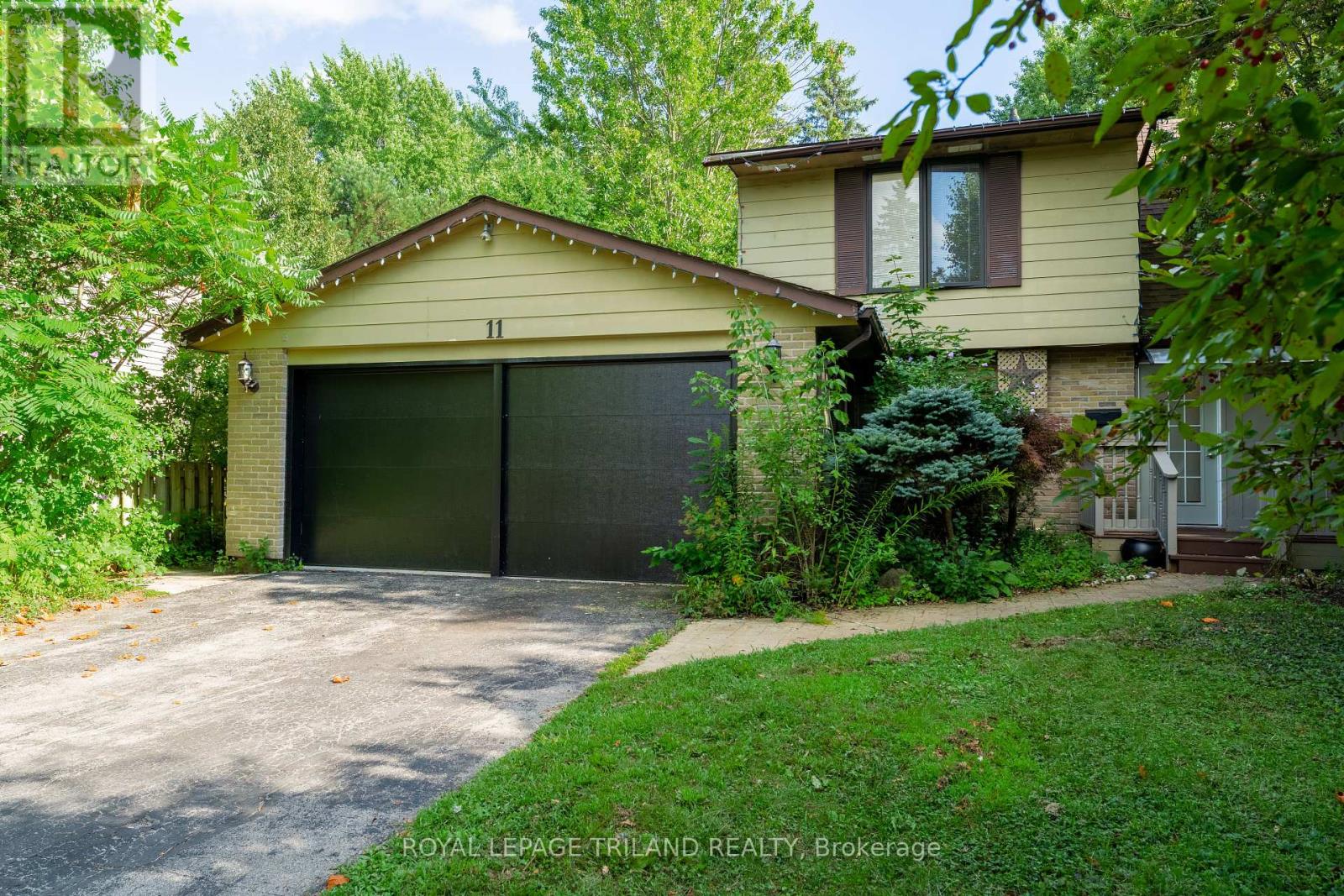11 Crabtree Avenue, London North, Ontario  N6G 2H6 - Photo 2 - X12334011