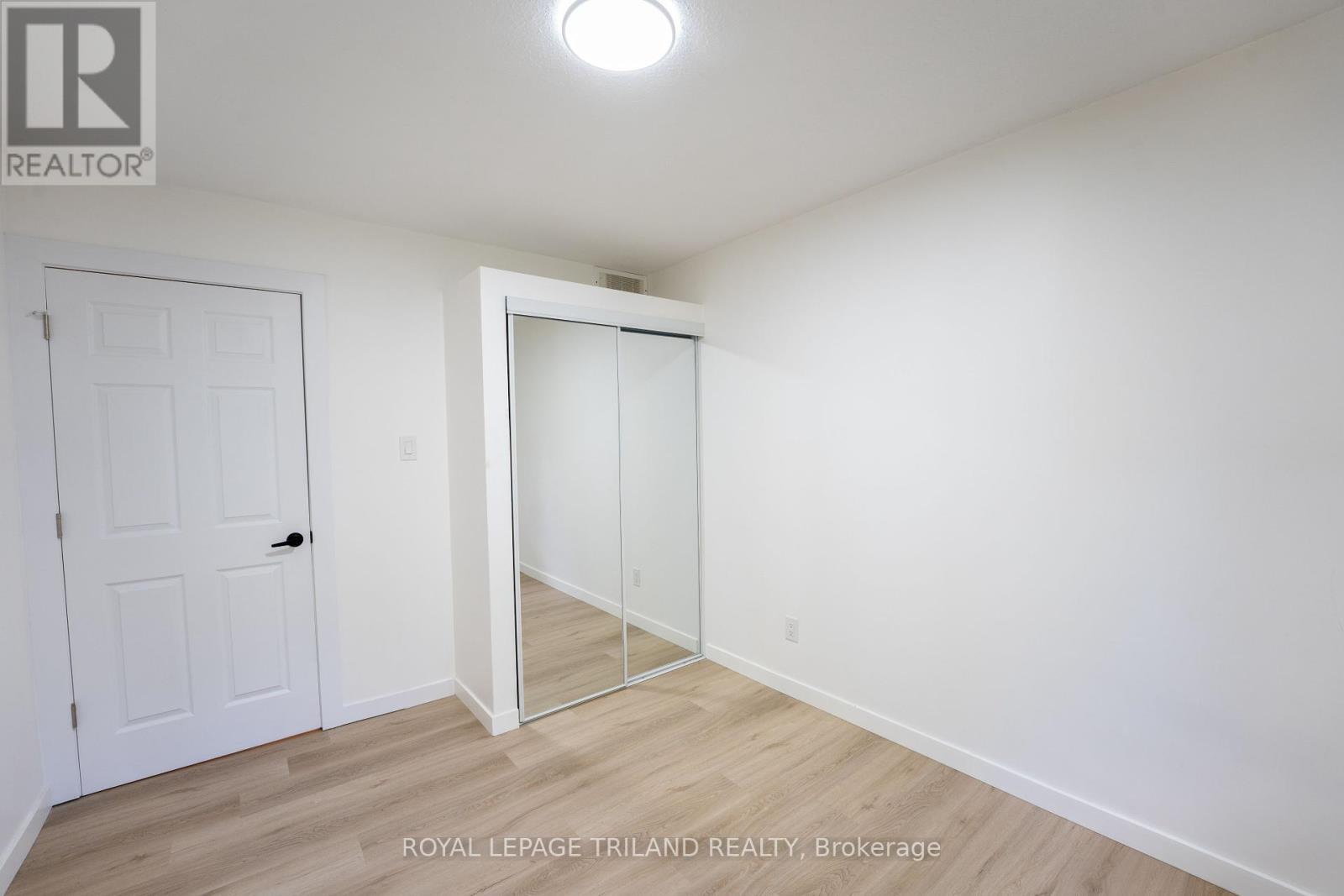 11 Crabtree Avenue, London North, Ontario  N6G 2H6 - Photo 23 - X12334011