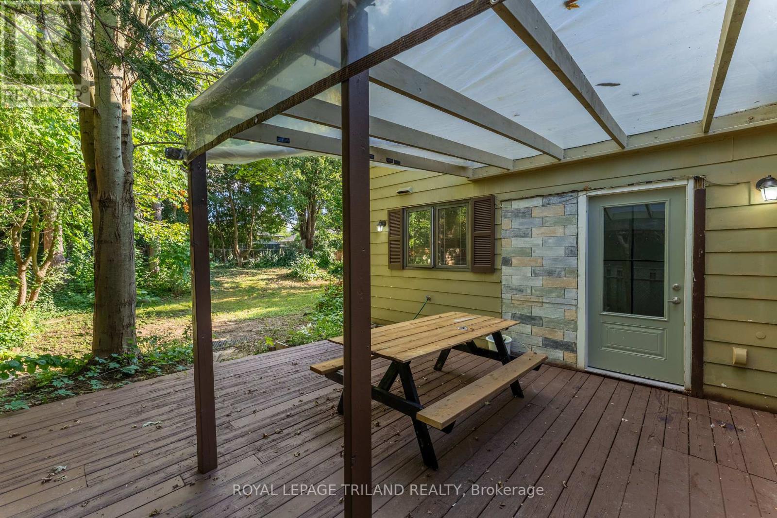 11 Crabtree Avenue, London North, Ontario  N6G 2H6 - Photo 28 - X12334011