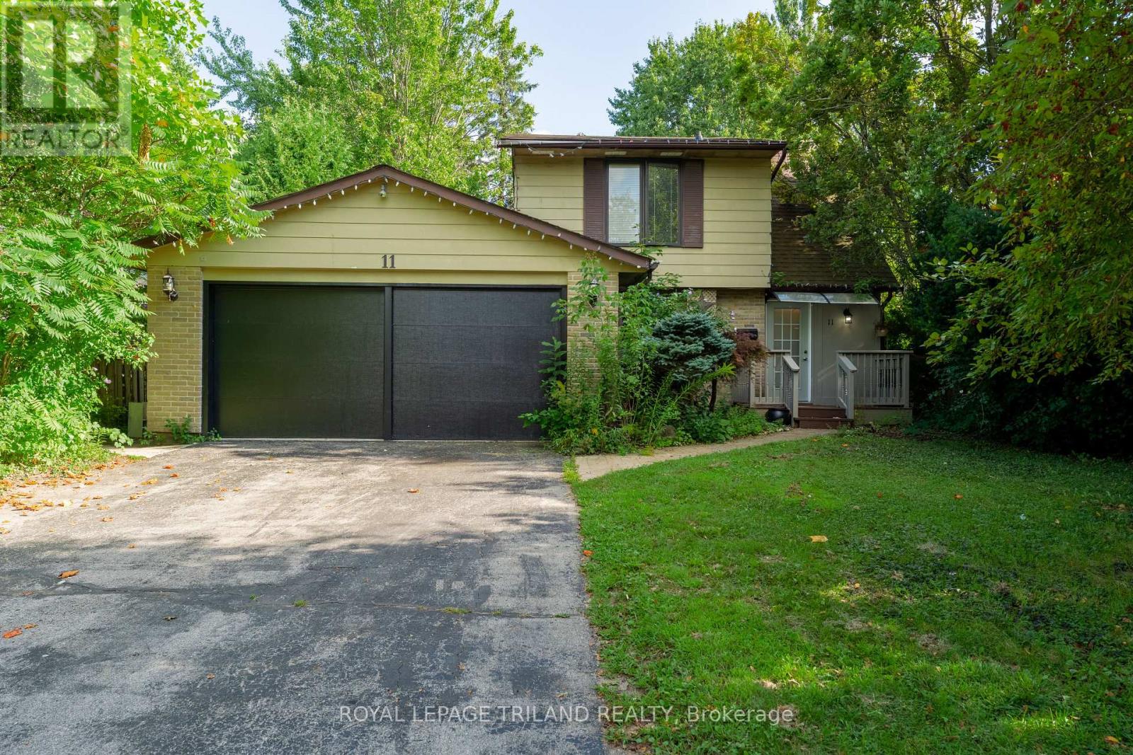 11 Crabtree Avenue, London North, Ontario  N6G 2H6 - Photo 3 - X12334011