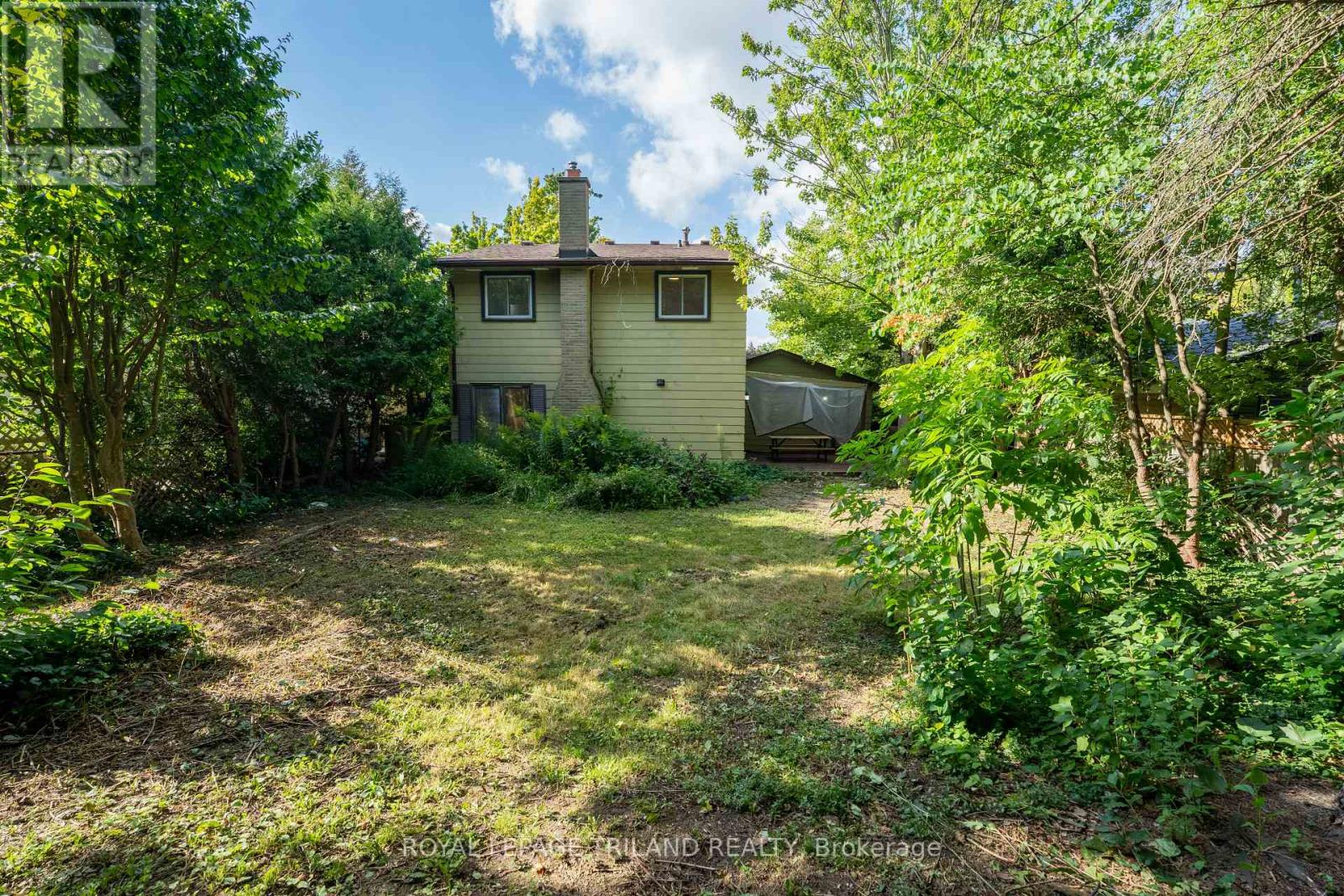 11 Crabtree Avenue, London North, Ontario  N6G 2H6 - Photo 33 - X12334011