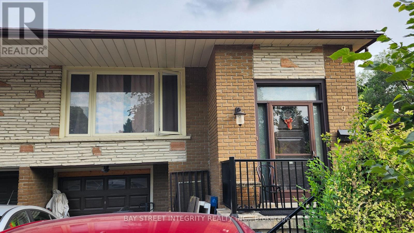 9 Mentor Boulevard, Toronto, Ontario  M2H 2M9 - Photo 2 - C12358423
