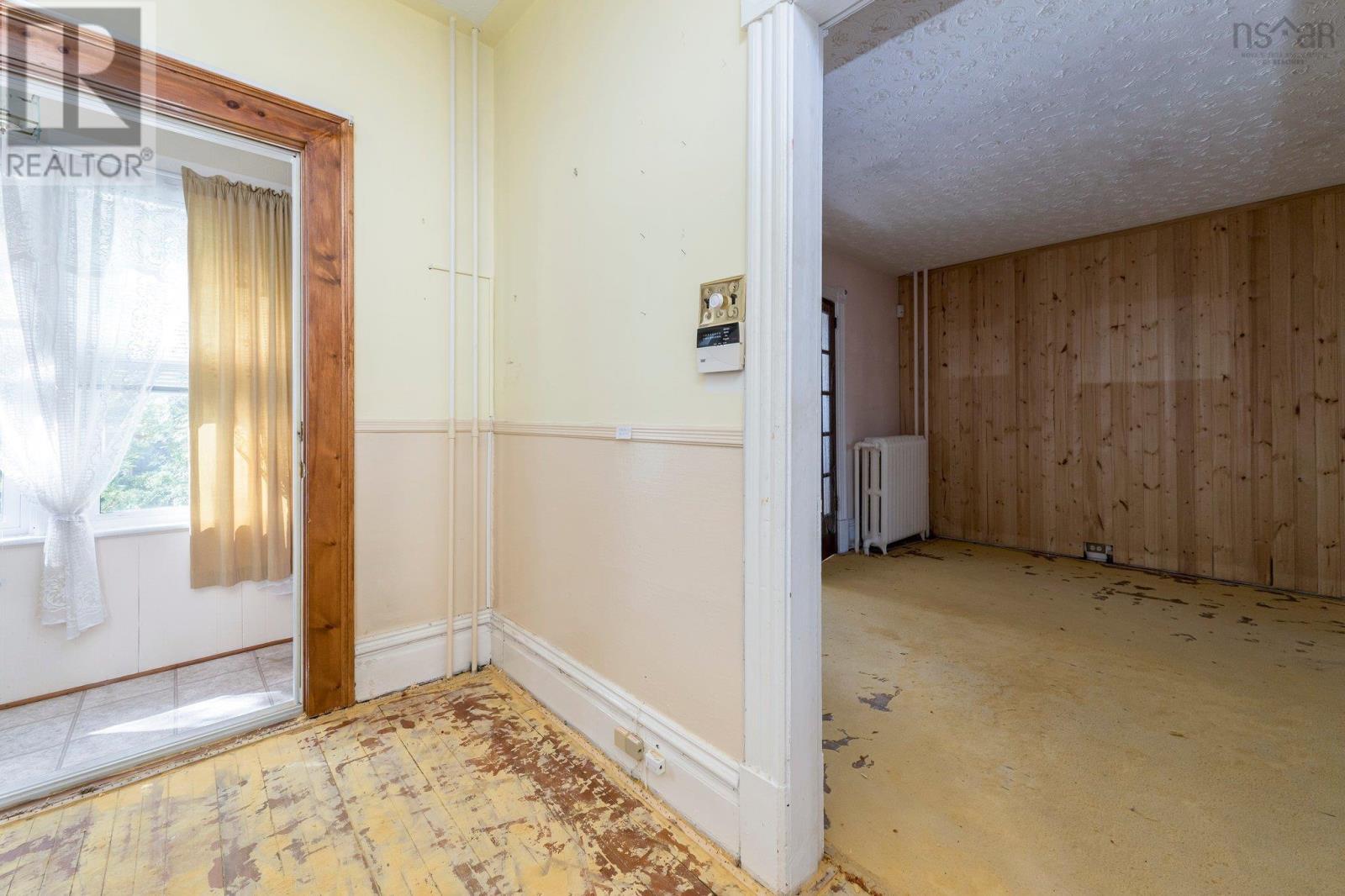 Property at 6311 Yale Street image 4