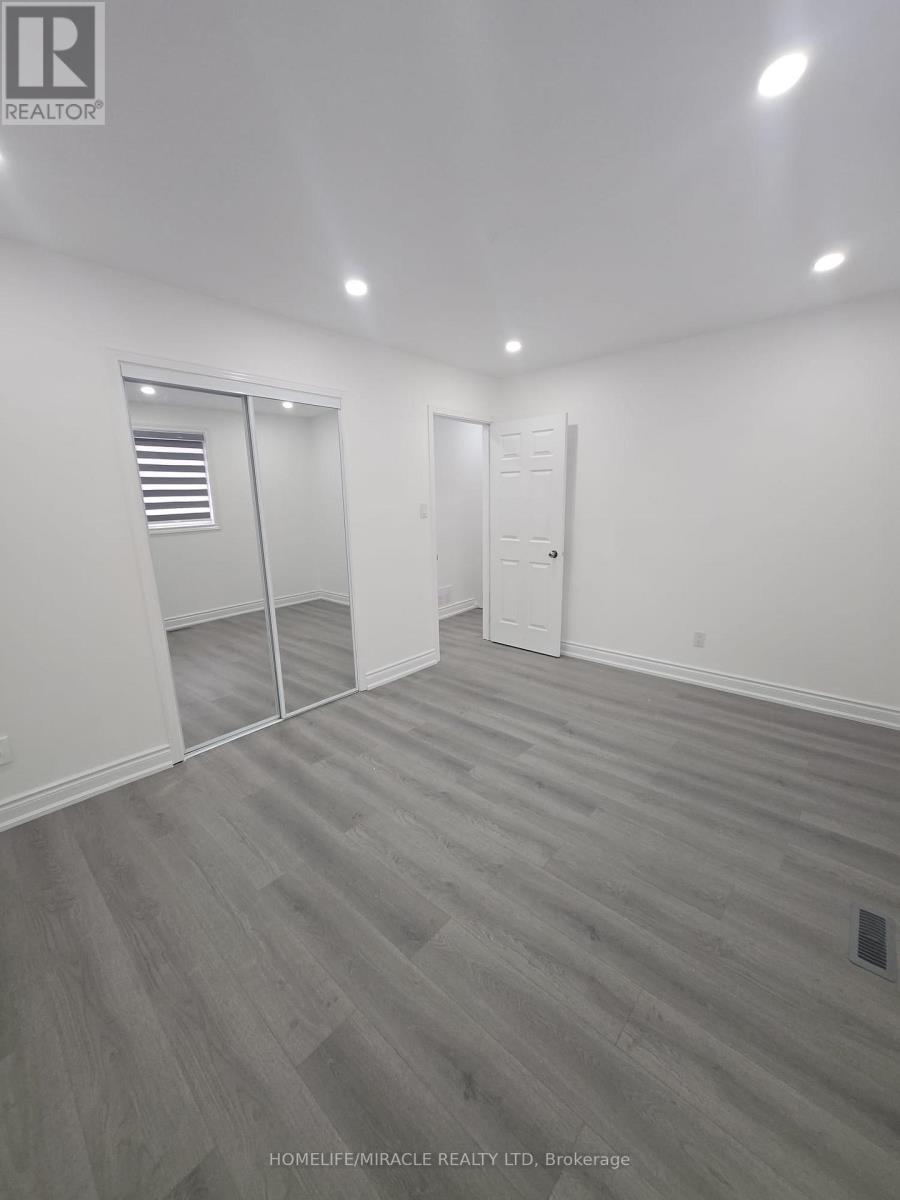 3 Sylvia Street, Barrie, Ontario  L4M 5J3 - Photo 15 - S12361569